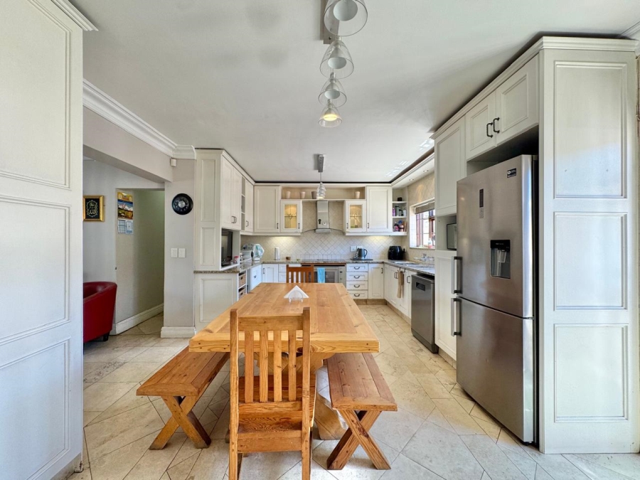 4 Bedroom Property for Sale in Zonnebloem Western Cape